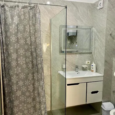 Green Apartment Апартаменты Paskuqan